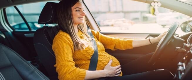 السفر بالسيارة للحامل: هل هو آمن؟