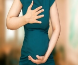 ألم الضلوع للحامل: الأسباب وطرق التخفيف منها