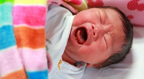 قلة نوم الرضيع في الشهر الثاني: أسباب ونصائح مهمة