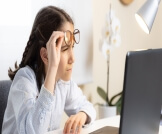 إليك أبرز أسباب انحراف العين