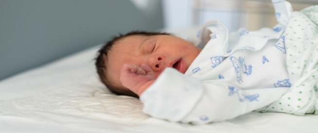 فائدة النوم للأطفال حديثي الولادة