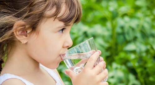 مصادر الماء للأطفال