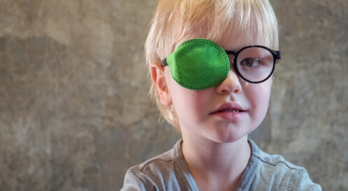 تغطية العين لعلاج الحول: يعالج كسل العين