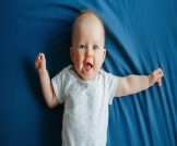 الرضيع في الشهر الرابع: كل ما يهمك معرفته