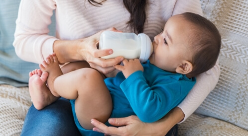 عدد رضعات الطفل في الشهر الثالث