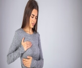 هل ألم الثدي بعد الدورة طبيعي؟