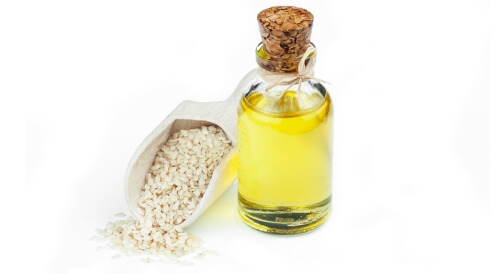 فوائد زيت السمسم للرجال: هل هي موجودة؟