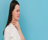 علاج نعومة الصوت عند النساء