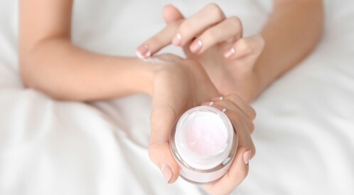 أفضل كريم للبشرة الدهنية الحساسة