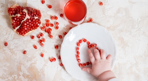 الرمان للرضع: بين الفوائد والأضرار