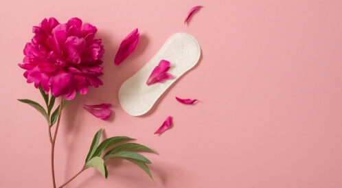 نزول دم خفيف في غير موعد الدورة: أسباب وعلاجات