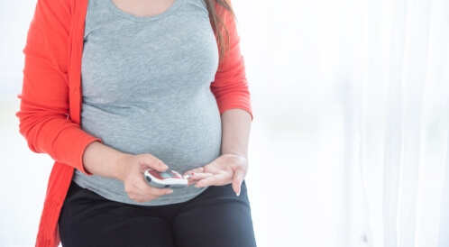 هل سكر الحمل يؤثر على حركة الجنين؟