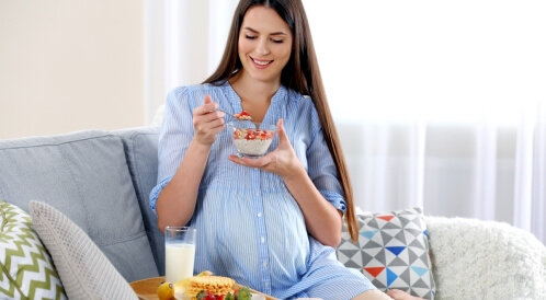 8 أكلات تزيد وزن الجنين وتغذي الأم