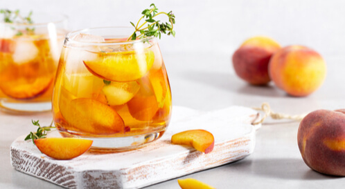 شاي الخوخ: فوائد عديدة ووصفات متنوعة