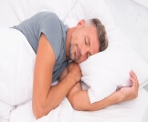 طريقة النوم الصحيحة للتنفس