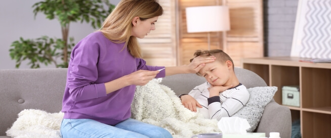 علاج التهاب الحلق في المنزل للأطفال