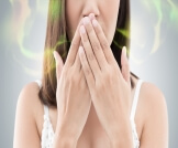 كيفية التخلص من رائحة الفم الكريهة