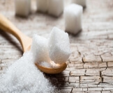 هل السكر يزيد من التهاب الحلق؟
