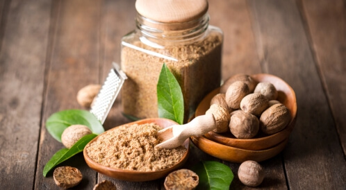 فوائد جوز الطيب للشعر: ما هي؟