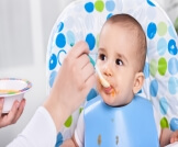 أكلات تساعد الطفل على التسنين
