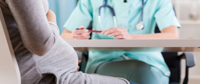 متى يقرر الطبيب الولادة القيصرية؟