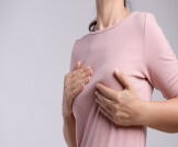 هل كتلة سرطان الثدي متحركة؟