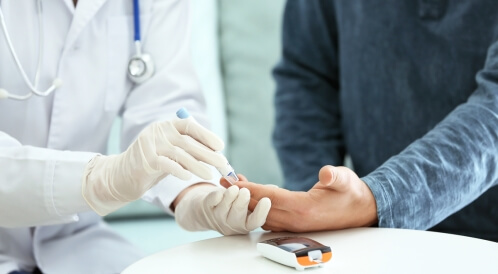 تنميل اللسان والسكري: الأسباب وطرق العلاج