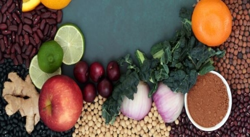 البوليفينول: ما هي؟ وكيف يمكنها تعزيز صحتك؟