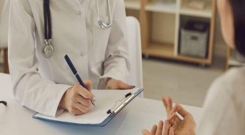 ما سبب الإصابة بمرض بهجت؟