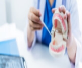 ما هو المضاد الحيوي المناسب لعلاج خراج الأسنان؟