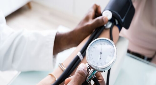 ما هي أعراض ارتفاع الضغط الخفيف؟