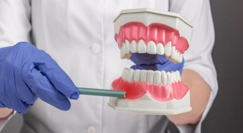 ما هي أعراض سرطان اللثة؟