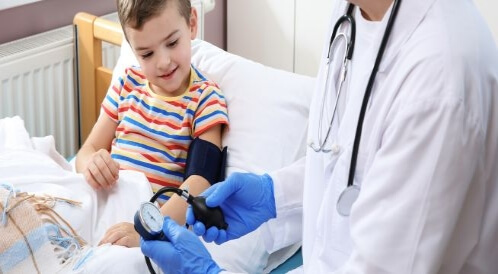 ارتفاع ضغط الدم لدى الأطفال: دليل للآباء