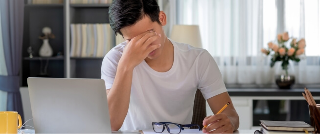 ما الفرق بين إجهاد العين وضعف النظر؟