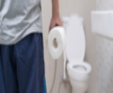 ما أعراض التهاب البول عند الأطفال الذكور؟