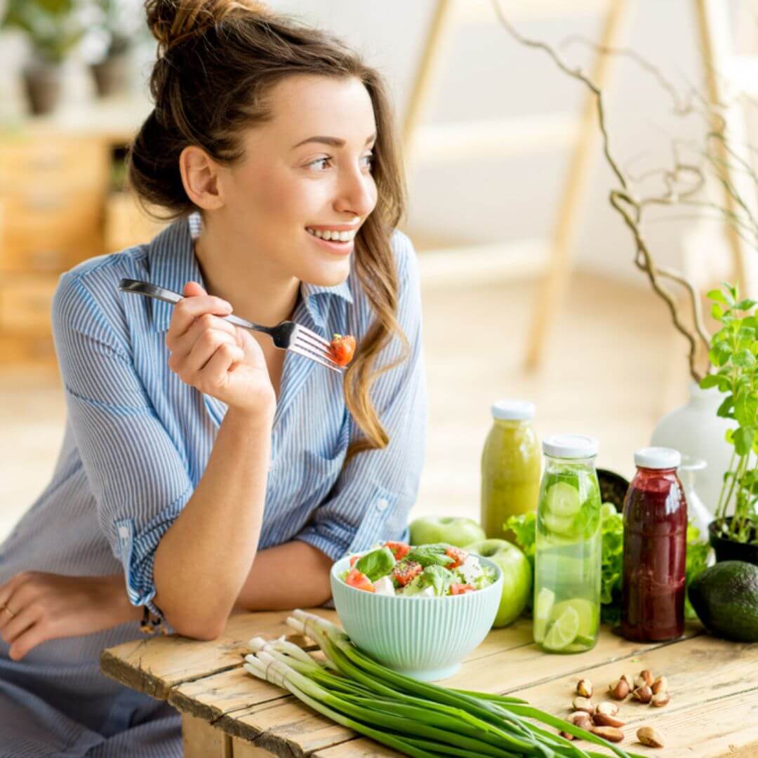 اتبعي نظاماً غذائياً مناسباً اتبعي نظاماً غذائياً مناسباً