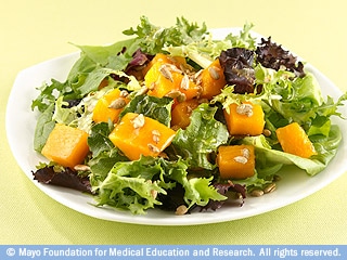 الخضار الربيعية وأسكواش الجوز