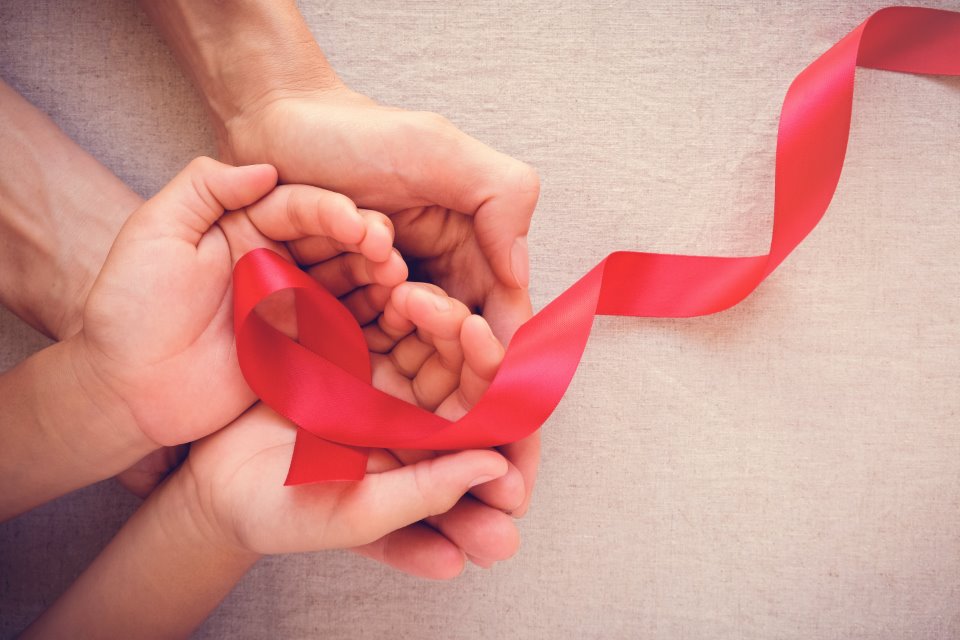 الفحوصات التي تمكن من تشخيص الايدز: Aid