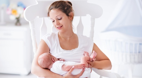 7 خرافات حول الرضاعة الطبيعية Feeding