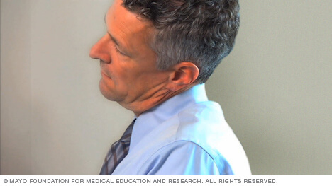 مد وإطالة جانبي للرقبة