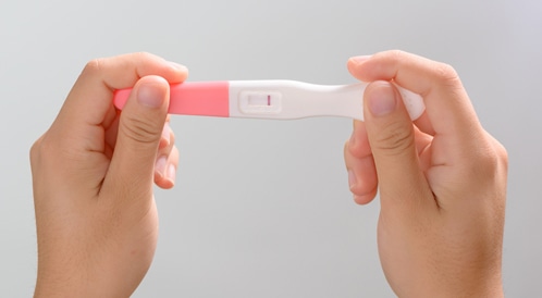 متى يظهر الحمل وما هي الفحوصات المستخدمة للكشف عنه ويب طب