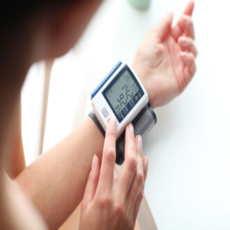 كيف يتم قياس ضغط الدم