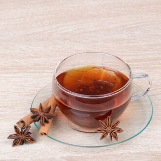 شاي اليانسون من الأعشاب لعلاج القولون العصبي.